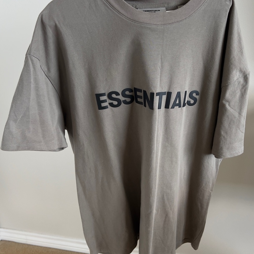 Essentials Men's Grey T-Shirt